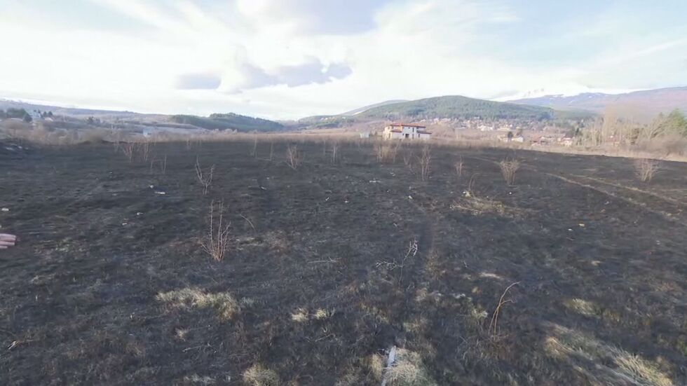 Потушен е пожарът в местността „Камбаните” в София