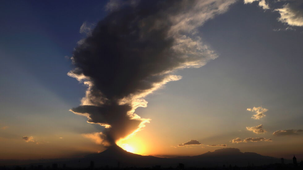 Вулканът Попокатепетъл изригна 