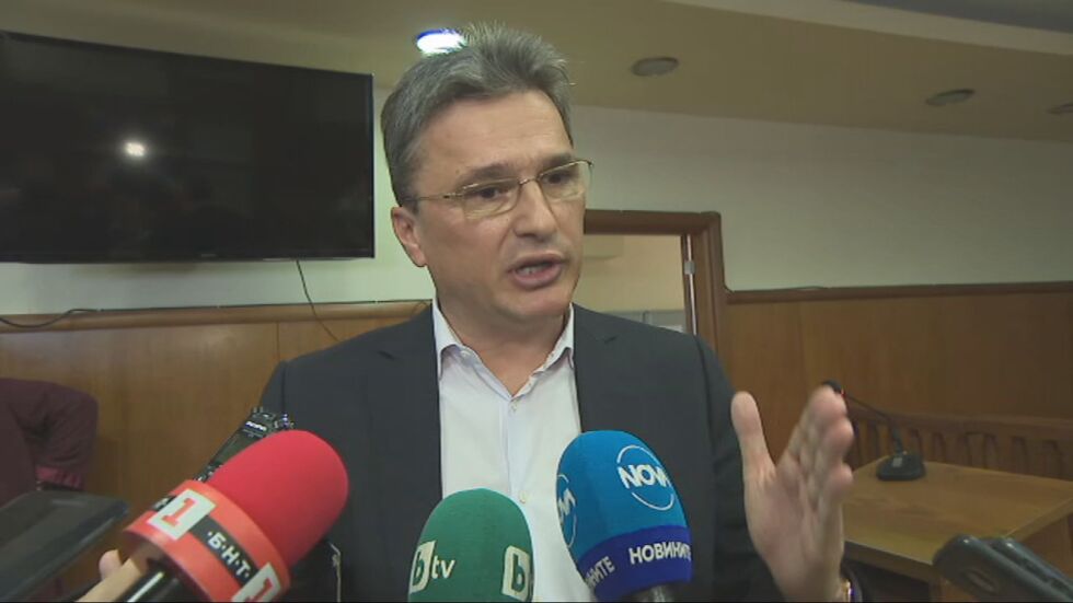 Бисер Лазов: В кабинета на Цветан Василев съм виждал адвокат Лазар Карадалиев