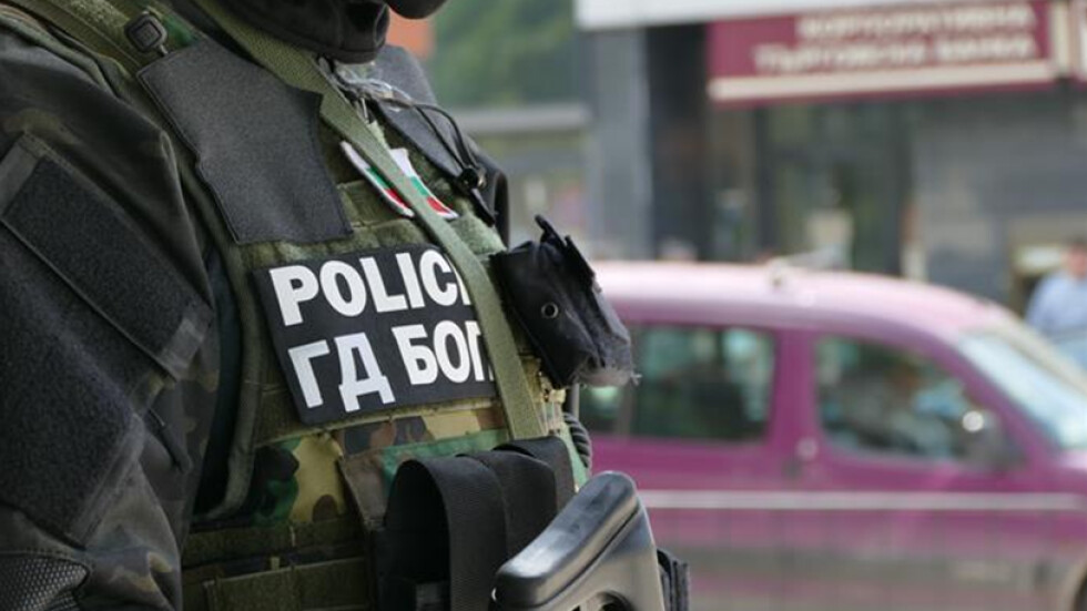 Петима задържани за рекет и лихварство при спецакция в Димитровград