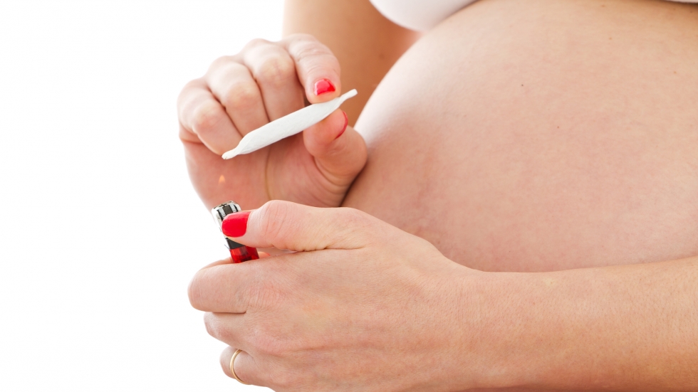 Пушенето на марихуана през бременността може да предизвика параноя и шизофрения у детето