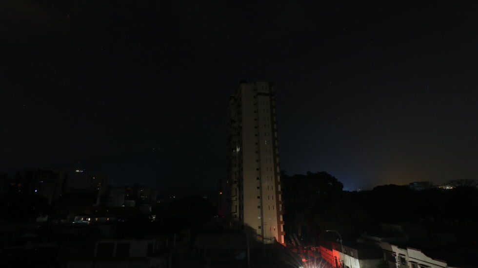 Токът във Венецуела отново спря