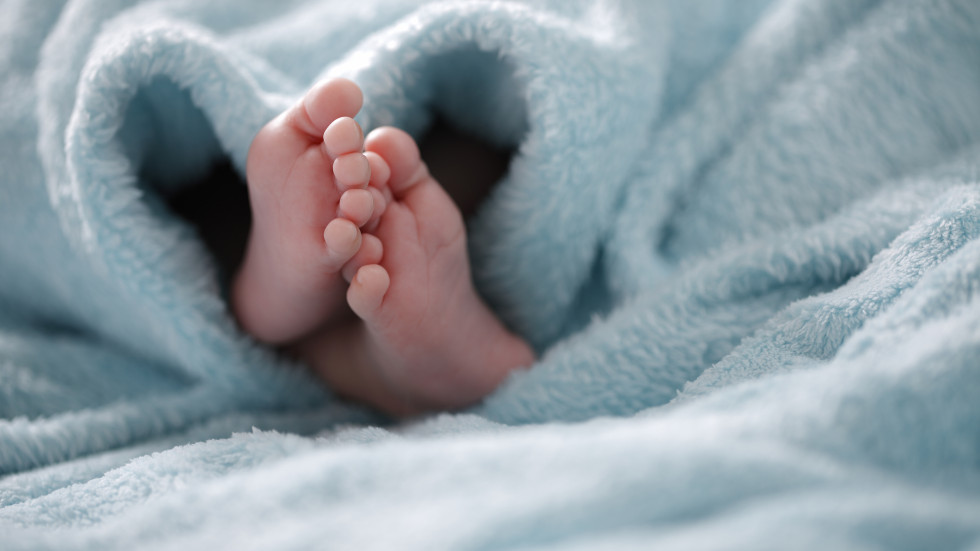 1-годишното бебе с COVID-19 е изписано от инфекциозното отделение в Добрич