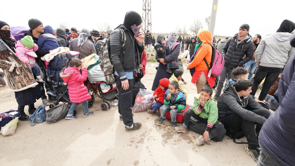 Около 10 мигранти са били ранени при сблъсъците на турско-гръцката граница