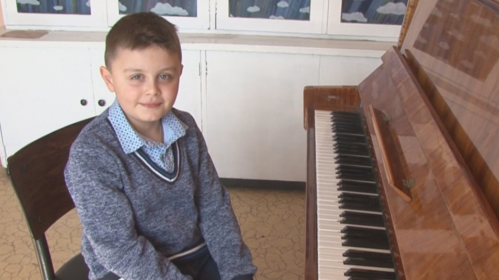 8-годишно българче ще свири в "Роял Албърт Хол"