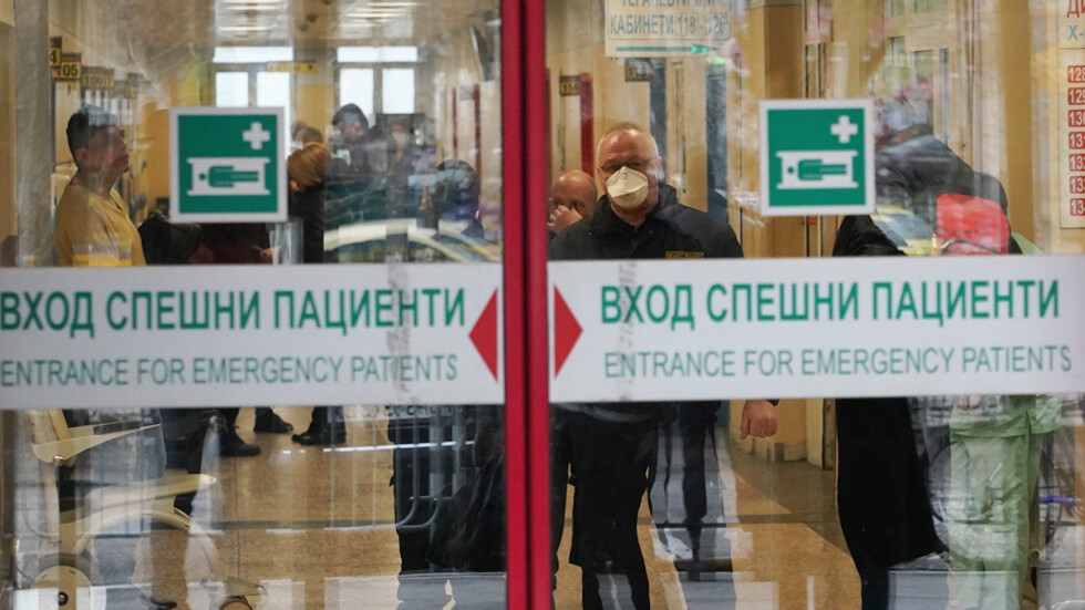 Служителите на „Пирогов“, контактували с жертвата на коронавируса, са под домашна карантина  