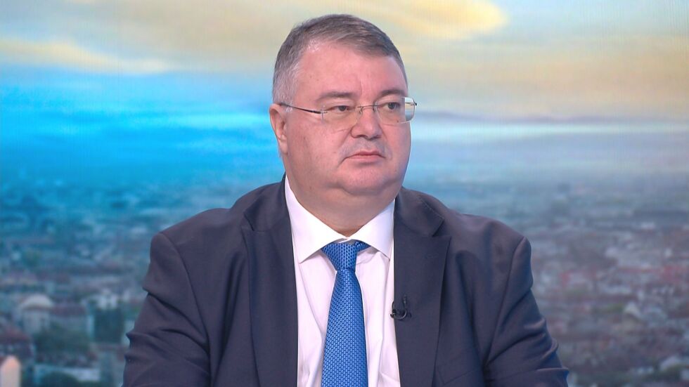 Ивайло Иванов: Пенсиите на работещите пенсионери ще се преизчисляват служебно