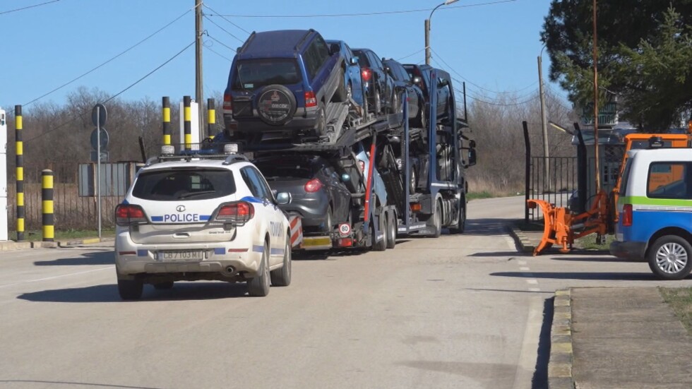 Българските шофьори, чакали на хърватско-сръбската граница, се прибраха у нас с ескорт