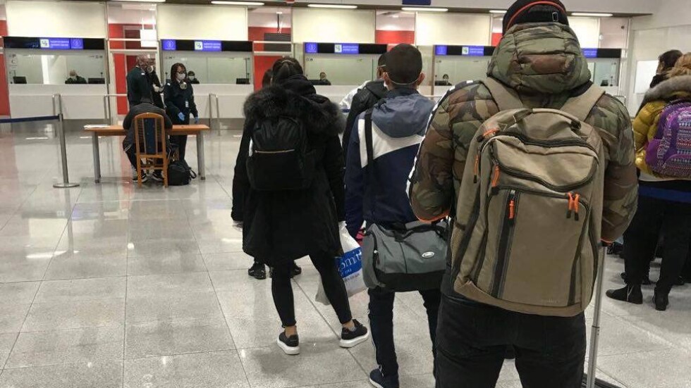 Самолет със 180 пътници от Лондон кацна в Бургас