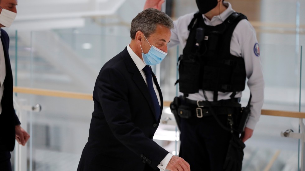 Осъдиха Никола Саркози на три години затвор за корупция