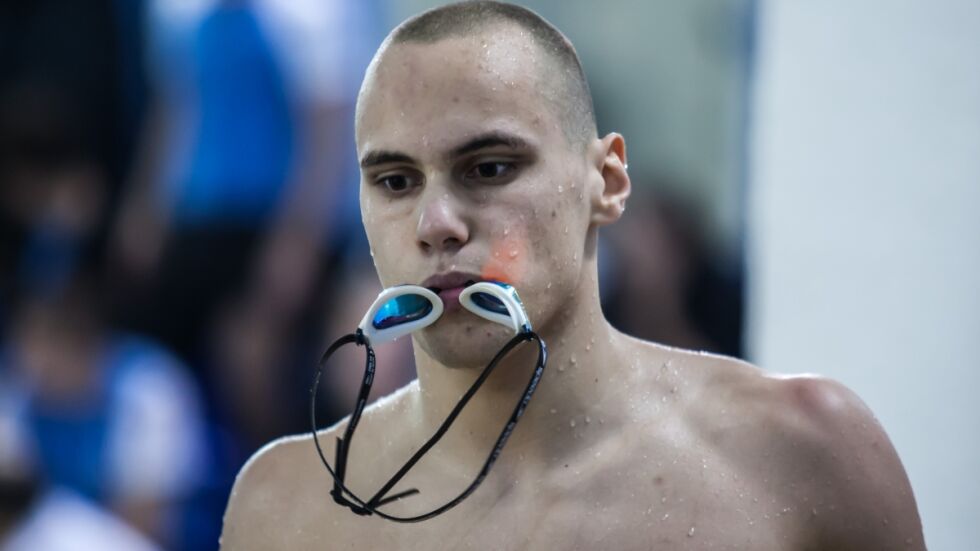 Федерацията по плуване: Заплатата на Антъни Иванов е 2000 лв.