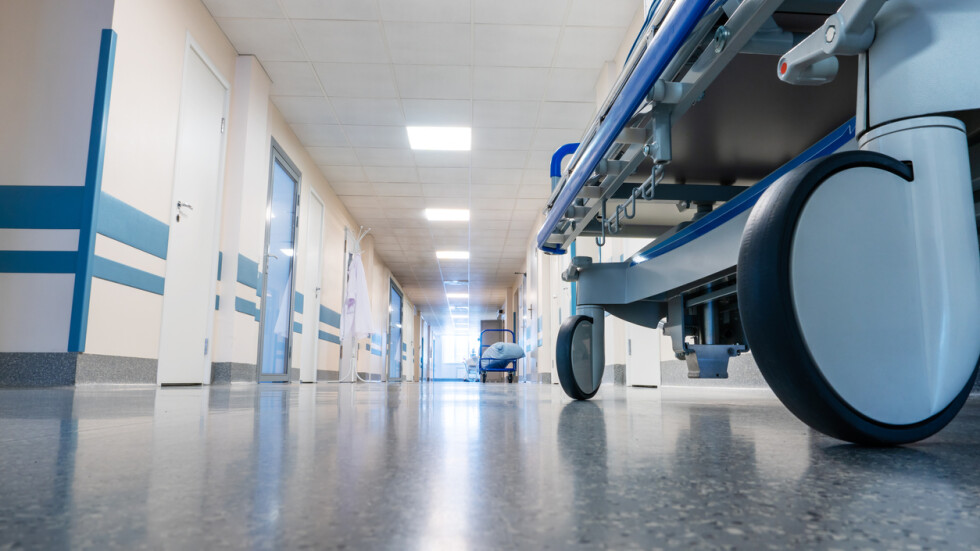 РЗИ-София: Болниците трябва да увеличат с 20% леглата за пациенти с COVID-19