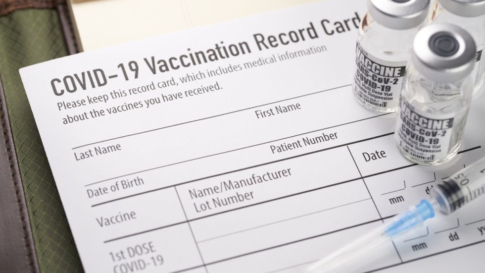 ЕК: Правителствата да предприемат действия за осигуряване на ваксинационен сертификат