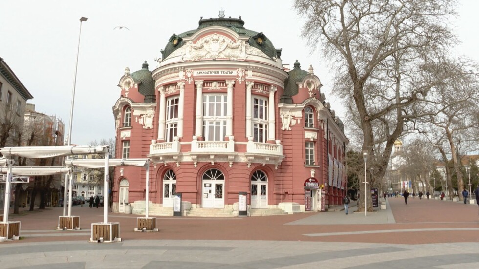 Мерките във Варна: Затвориха ли театрите заради визита на президента?