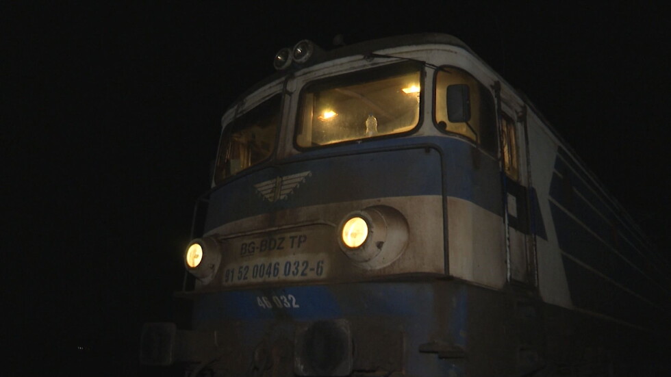 Товарен влак дерайлира в Сливенско, спряно е движението по подбалканската линия