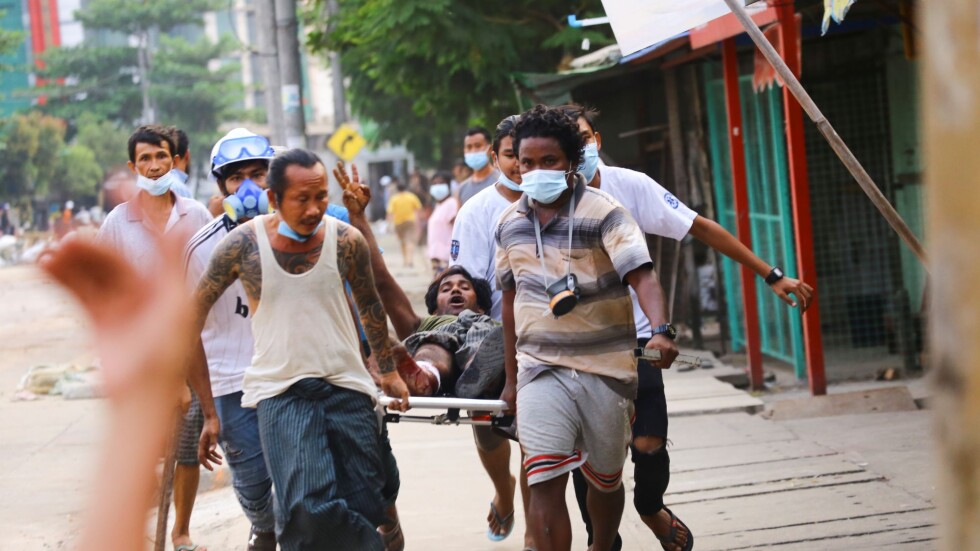 Черен ден в Мианмар: Най-малко 21 души бяха убити при сблъсъци