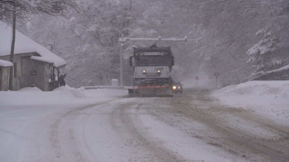 30 см сняг на "Петрохан", жълт код за опасно време в Северозападна България 