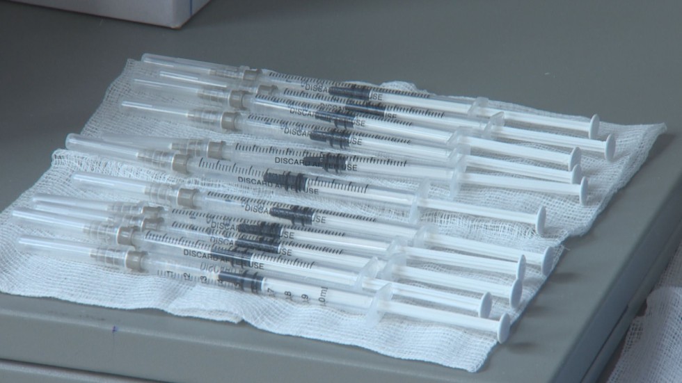 Дни преди пълното затваряне: Все повече болни от коронавирус, малък интерес за ваксиниране