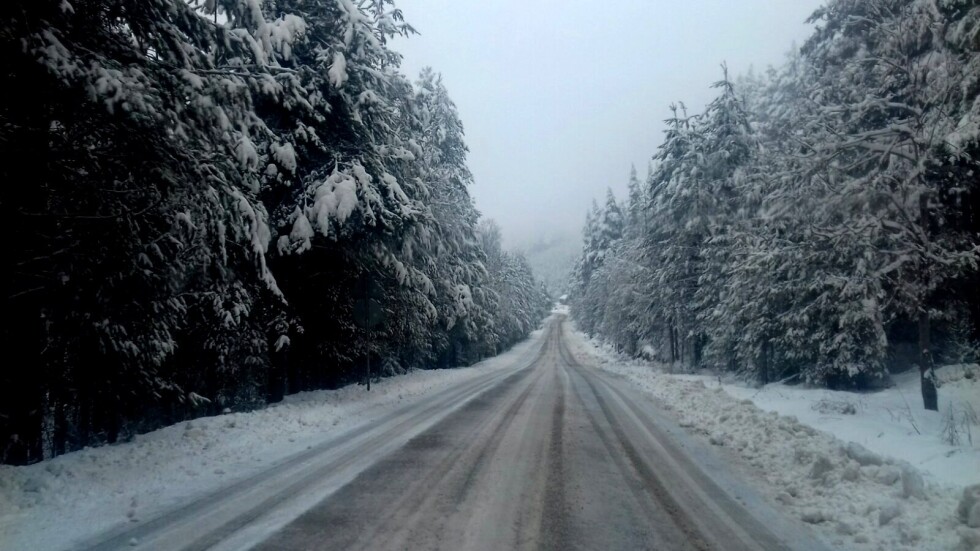 Има ли опасност пътищата у нас да останат без зимно почистване?