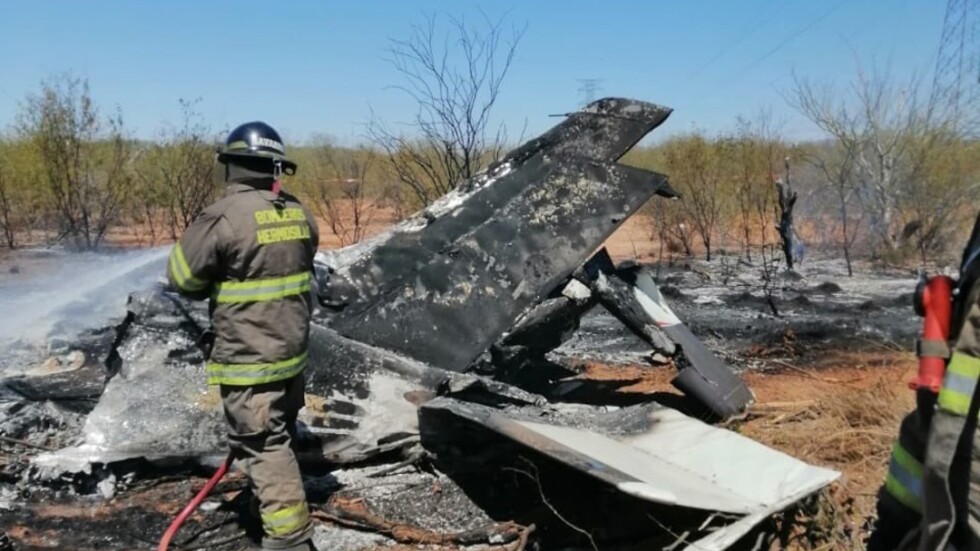 Шестима загинали и един ранен при самолетна катастрофа в Мексико