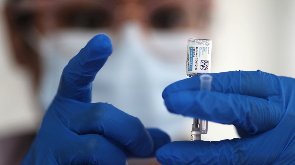 След средата на април в България ще има дози и от ваксината на „Янсен“ 