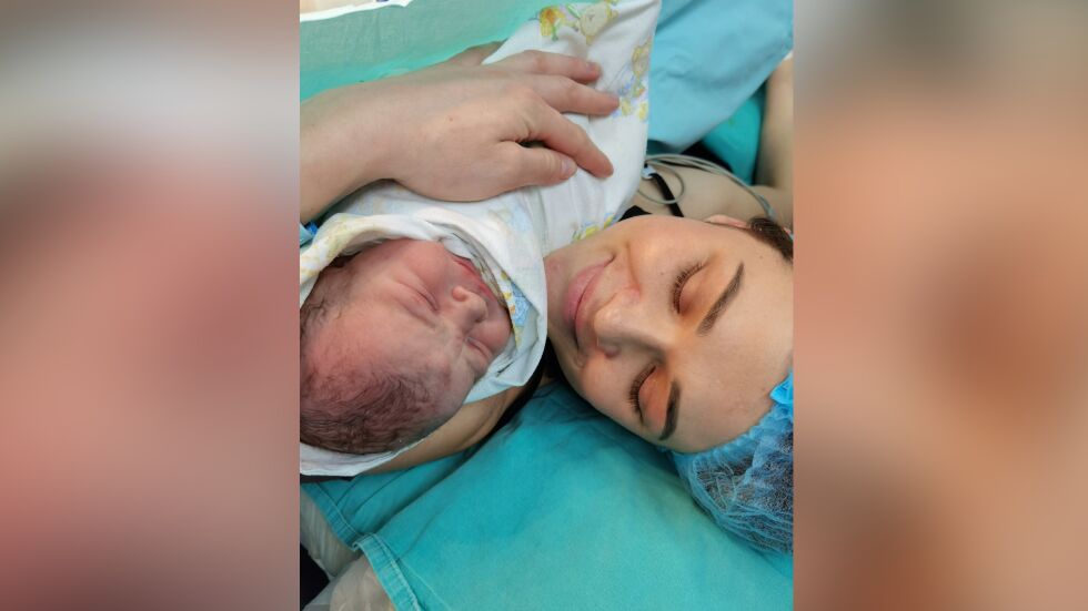 Избягала от войната в Украйна жена роди момченце в „Майчин дом“