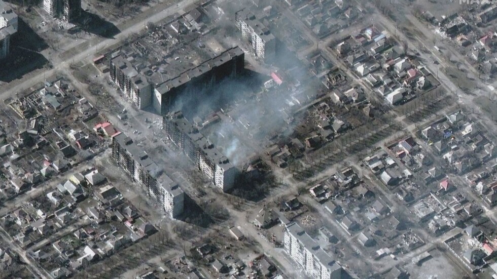 След месец война в Украйна: Хиляди жертви, разрушени градове и милиони бежанци
