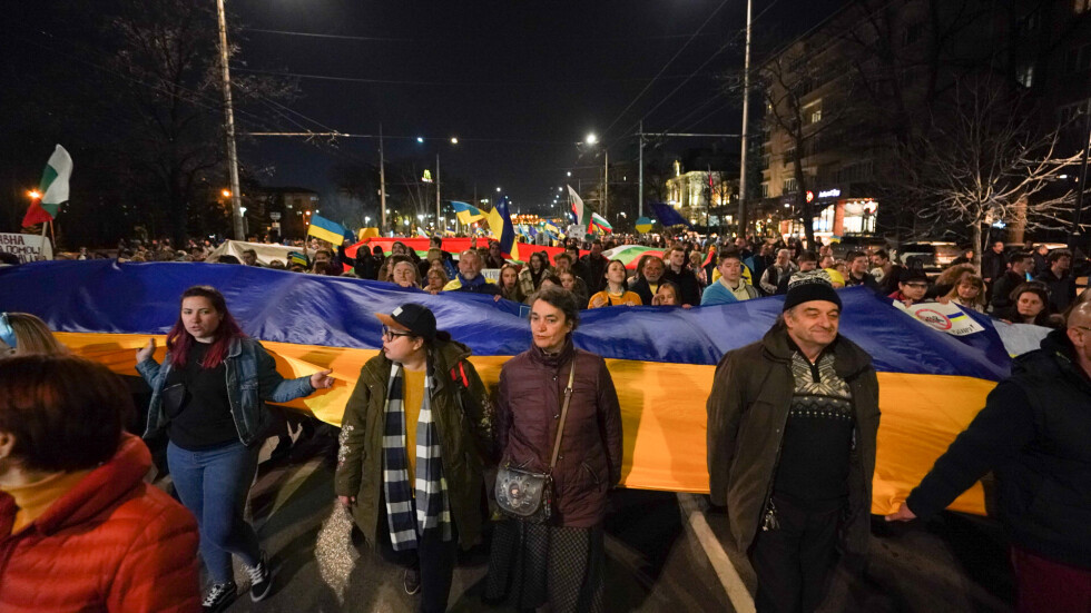 Многохилядно шествие в София поиска мир за Украйна (ВИДЕО И СНИМКИ)