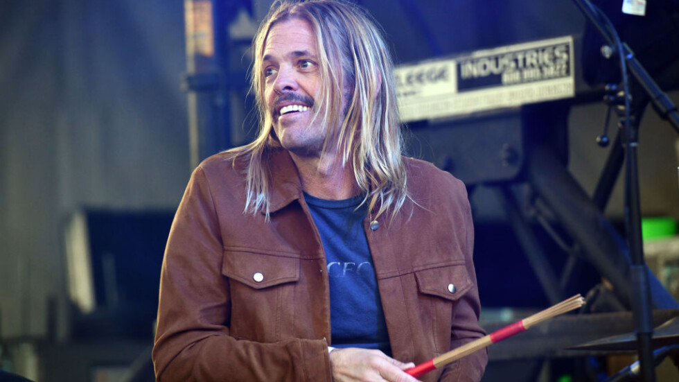 Почина барабанистът на "Foo Fighters" Тейлър Хокинс