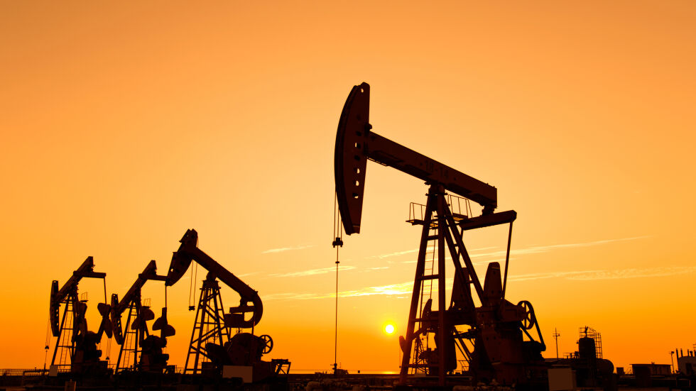 Петролът леко поскъпва, природният газ надолу въпреки спрените доставки по Ямал - Европа