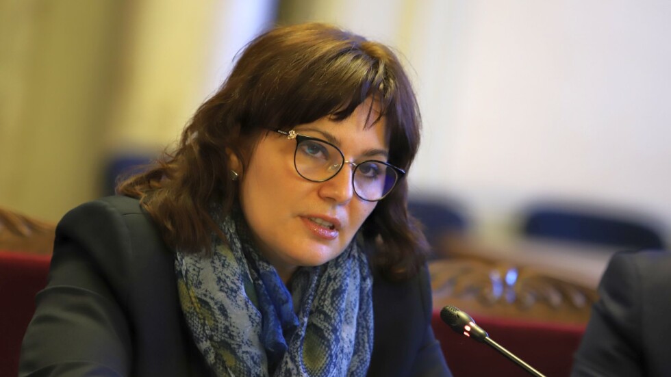 Асена Сербезова отрече обвиненията на здравния министър