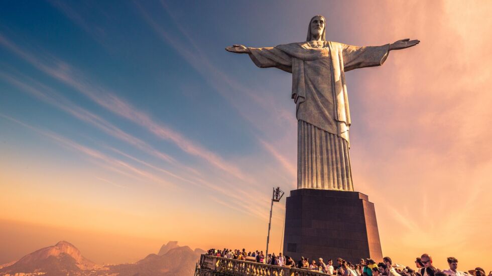 Заради 3 март и БФС: Статуята на Иисус в Рио грейва в бяло-зелено-червено