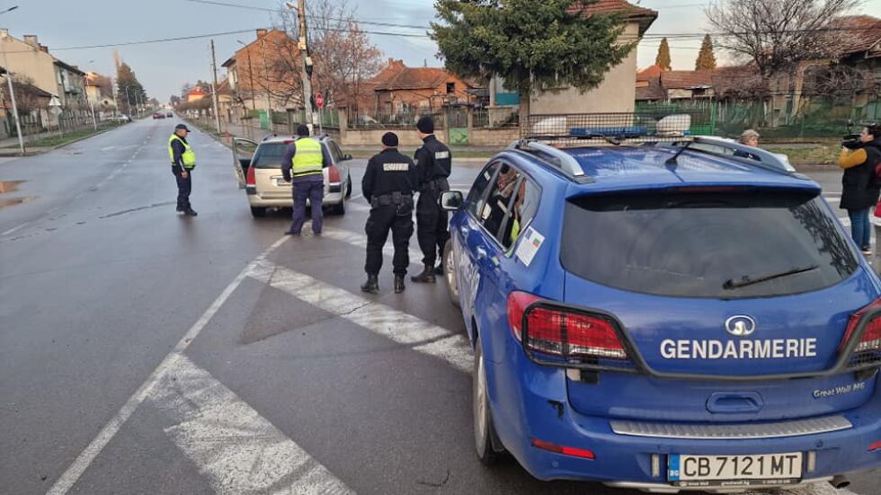 Има задържани при спецоперацията в Бяла Слатина