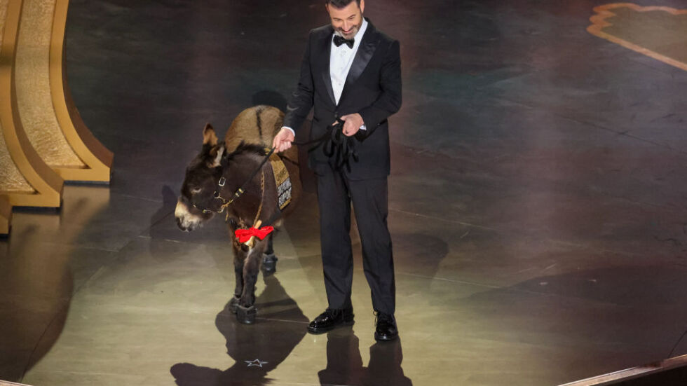 Изненадващо - защо на Оскарите се появи магаренце!?
