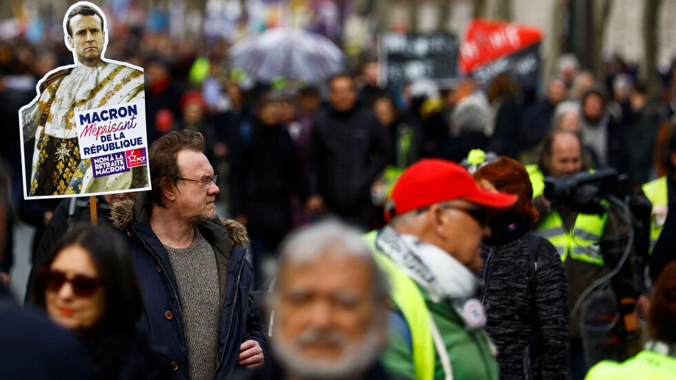 Пенсионната реформа предизвика протести и политическа криза във Франция