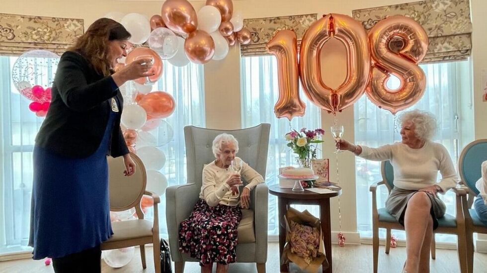 108 - годишната Розина дава най-ценния съвет за дълголетие