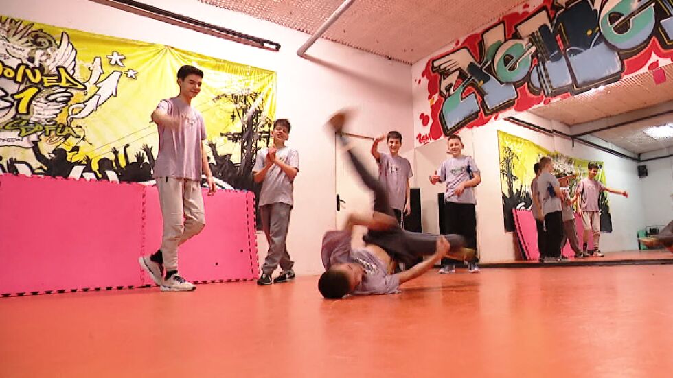 „Младите надежди“: Брейкърите от X-Energy Crew и танцът като дисциплина