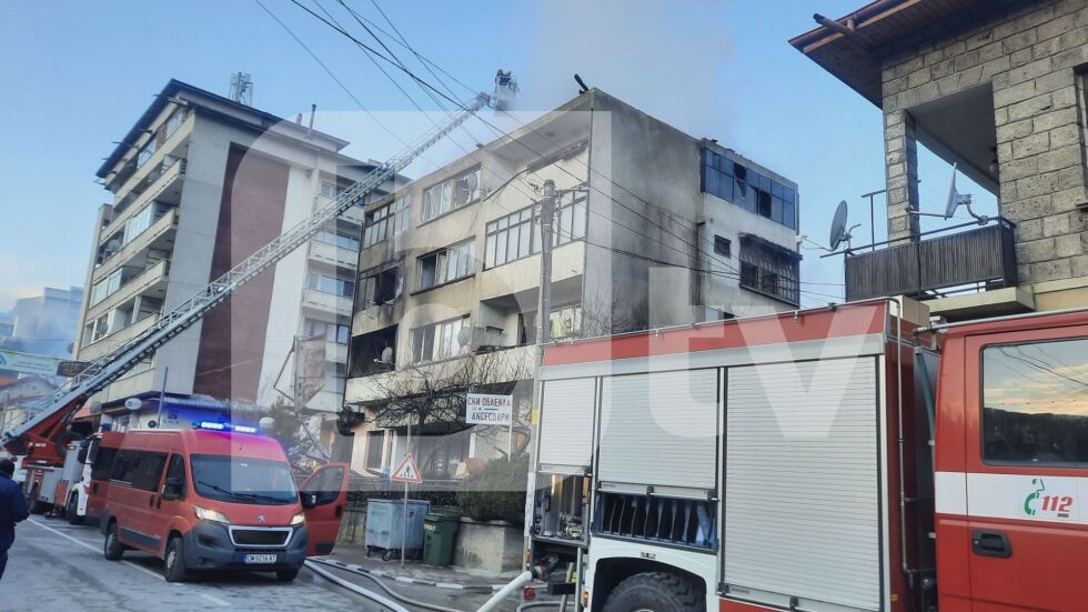 Пожар в жилищна сграда в Чепеларе
