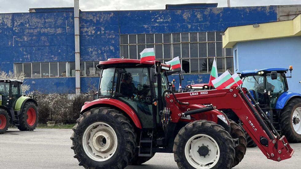 Втори ден протести и пътни блокади срещу вноса на зърно от Украйна