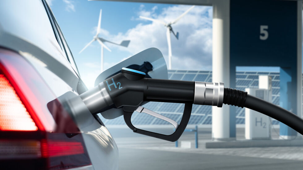 Без коли на бензин и дизел след 2035 г.: Какво са е-горива и климатично неутрални автомобили?