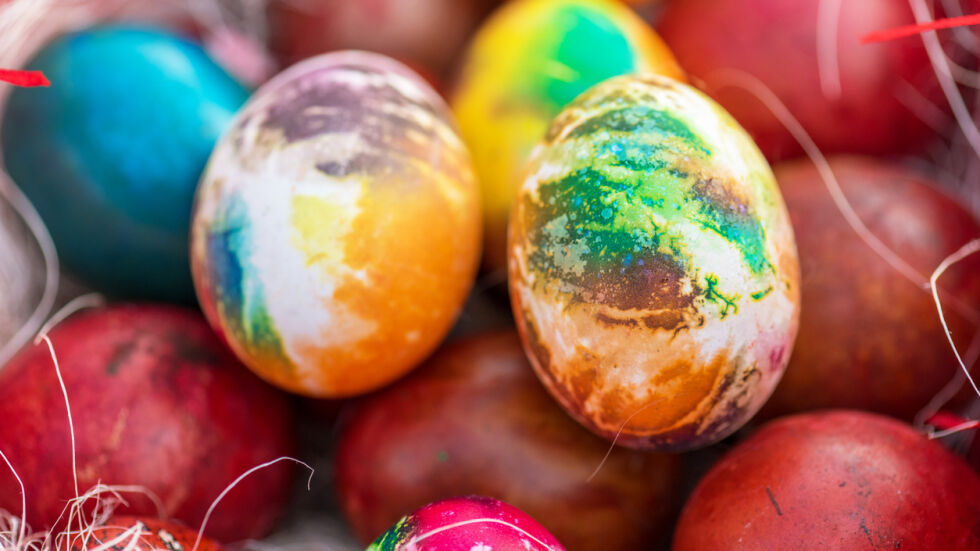 Боядисване на яйца и спортни игри днес на площад "Св. Неделя"