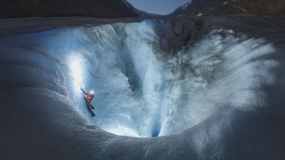 Лед в обектива: Канадски фотограф обикаля света, за да снима изчезващи ледници