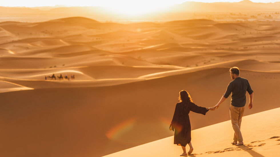 Взет на тъмно пясък от Мароко: Учени разгадаха тайната на най-големите дюни на Земята