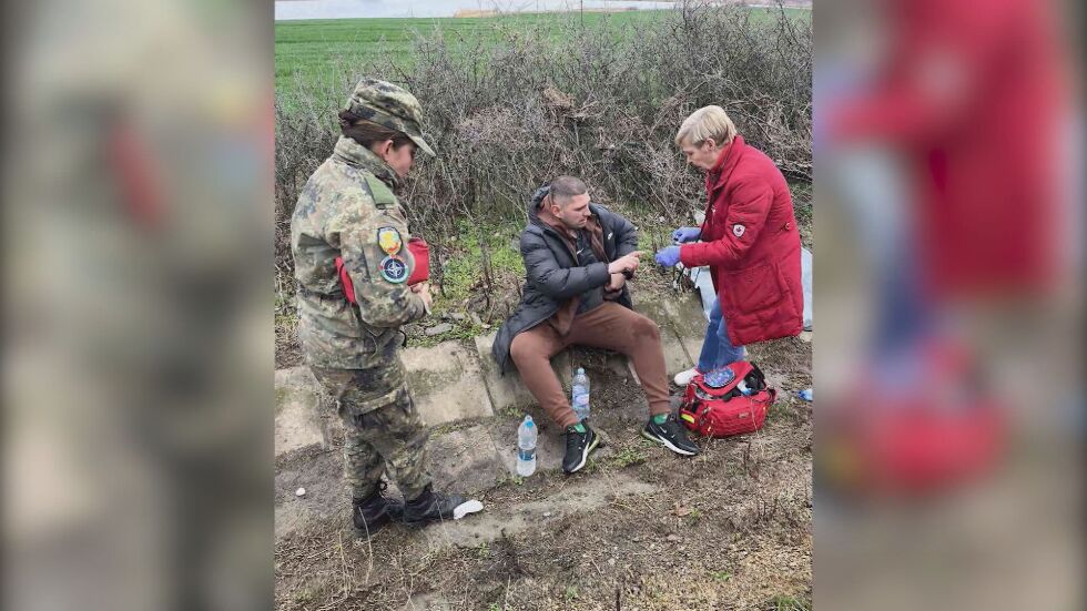 Военнослужещи помогнаха на пострадали при катастрофа край Хасково