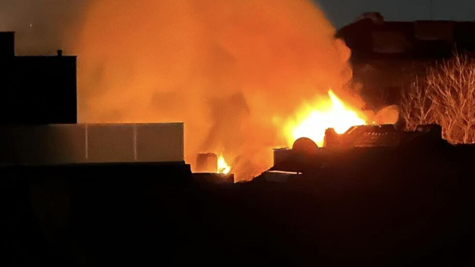 Пожар в центъра на София тази нощ (СНИМКИ и ВИДЕО)