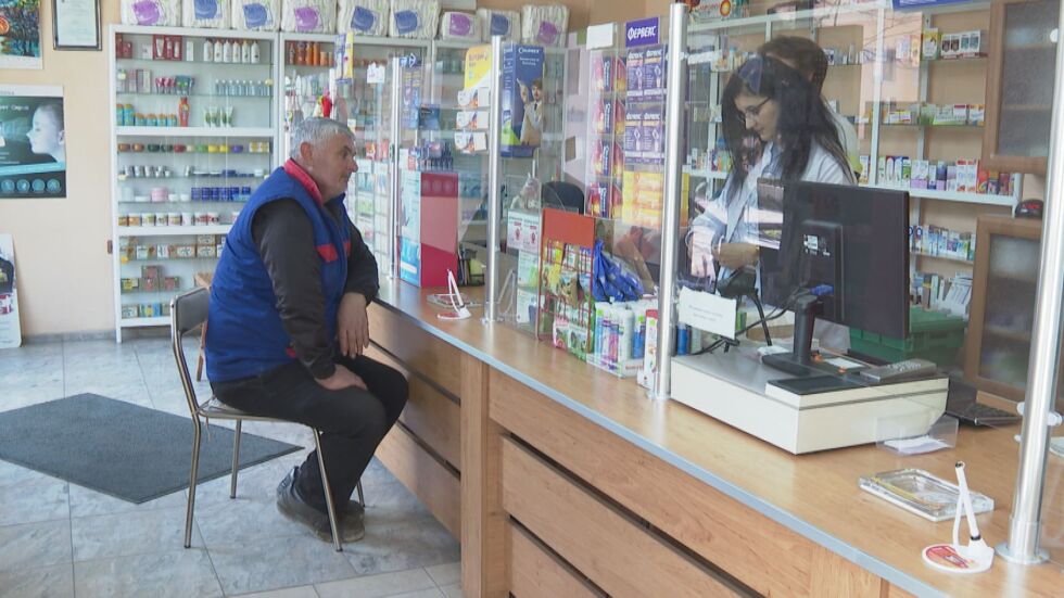 Една аптека на 10 000 души: Опасно ли е да има лекарства в автомати на улицата