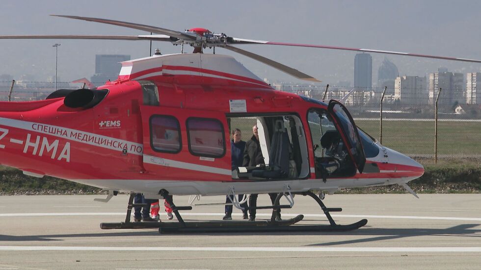  Първи тестови полет: Обучават медиците за реакция при спешни обстановки в медицинския хеликоптер 