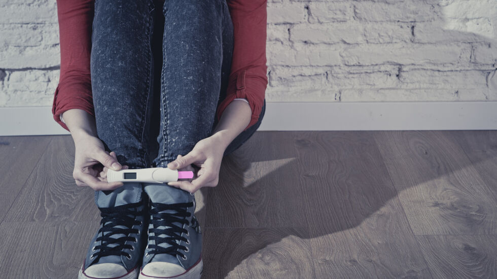  Гърция проверява блудничество сред 13-годишна българка и брат ѝ 