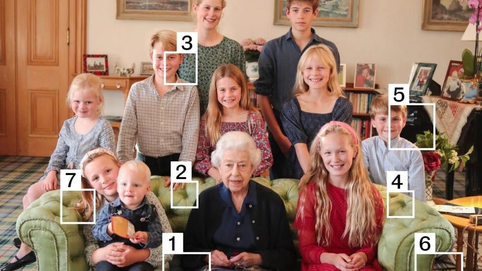 Втора кралска снимка е била дигитално променена - този път с Елизабет Втора (СНИМКИ + ВИДЕО)
