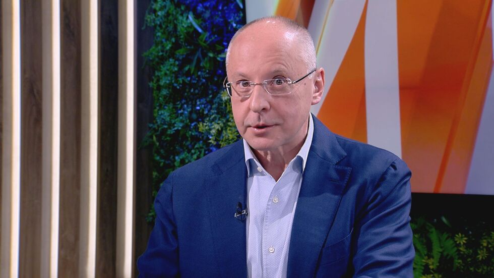  Станишев: Преговорите обичат тишината. Формирането на Тройната коалиция лиши 60 дни 